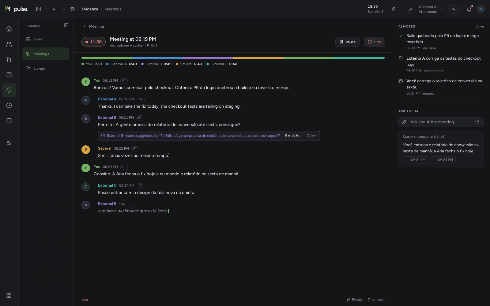 A live meeting with the transcript and the AI's notes beside it